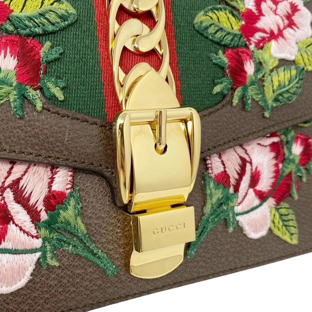❌SOLD❌Gucci Embroidered Sylvie Clutch Belt Bag - Picture 7 of 14